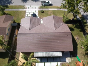 Brown metal roof on Florida home